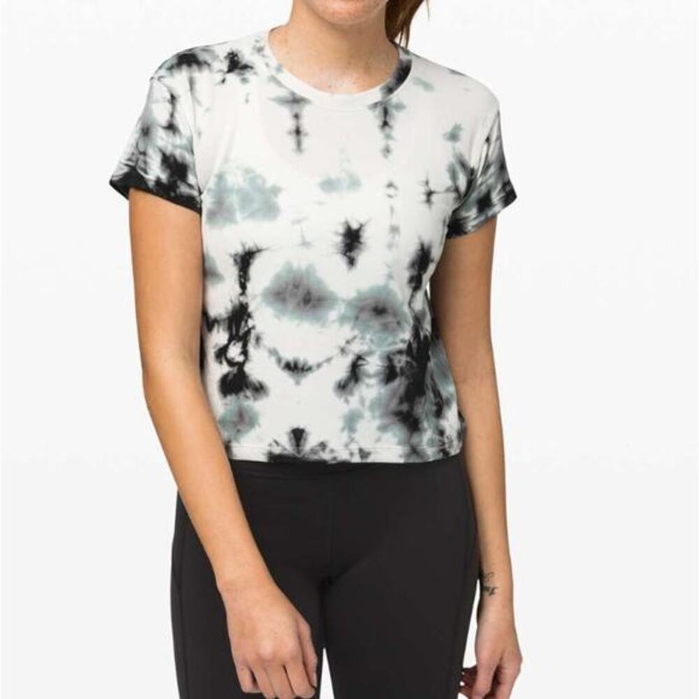 Lululemon Train to‎ Be Short Sleeve tie dye